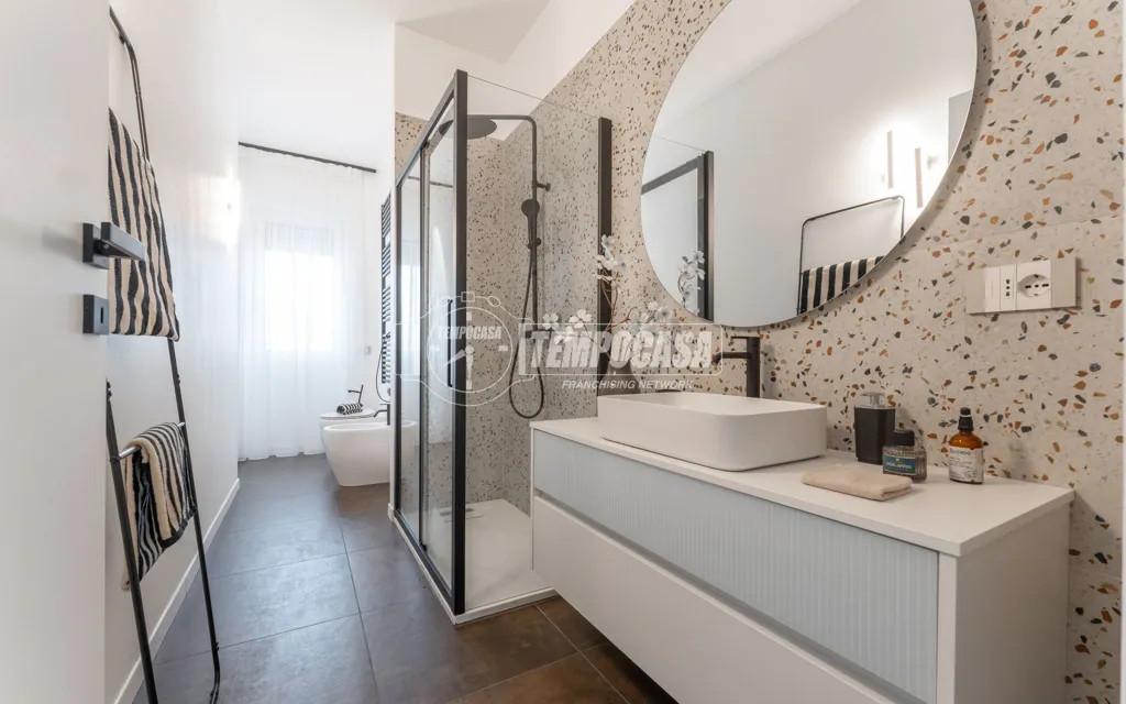 Salles de bain - Rustic-Style Apartment with Balcony in Milan