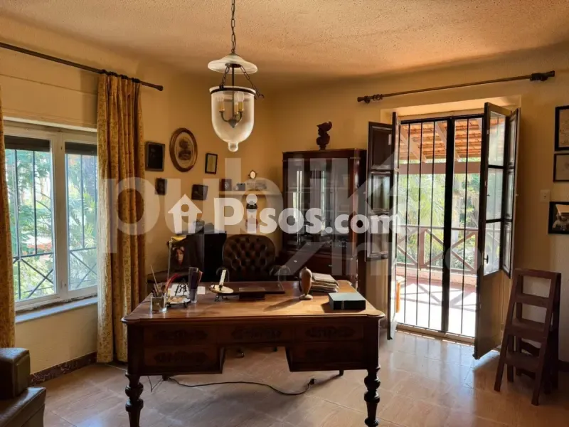 Bureau - Historic Villa with Archaeological Setting in Elche