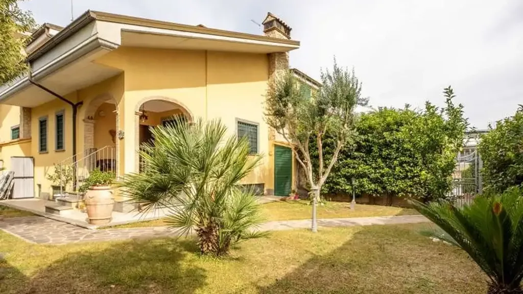 Extérieur - Villa with Garden in Guidonia Montecelio