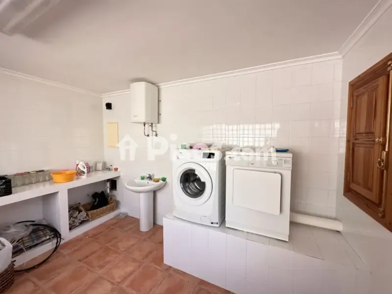Buanderie - Historic Finca with Vineyards in Requena