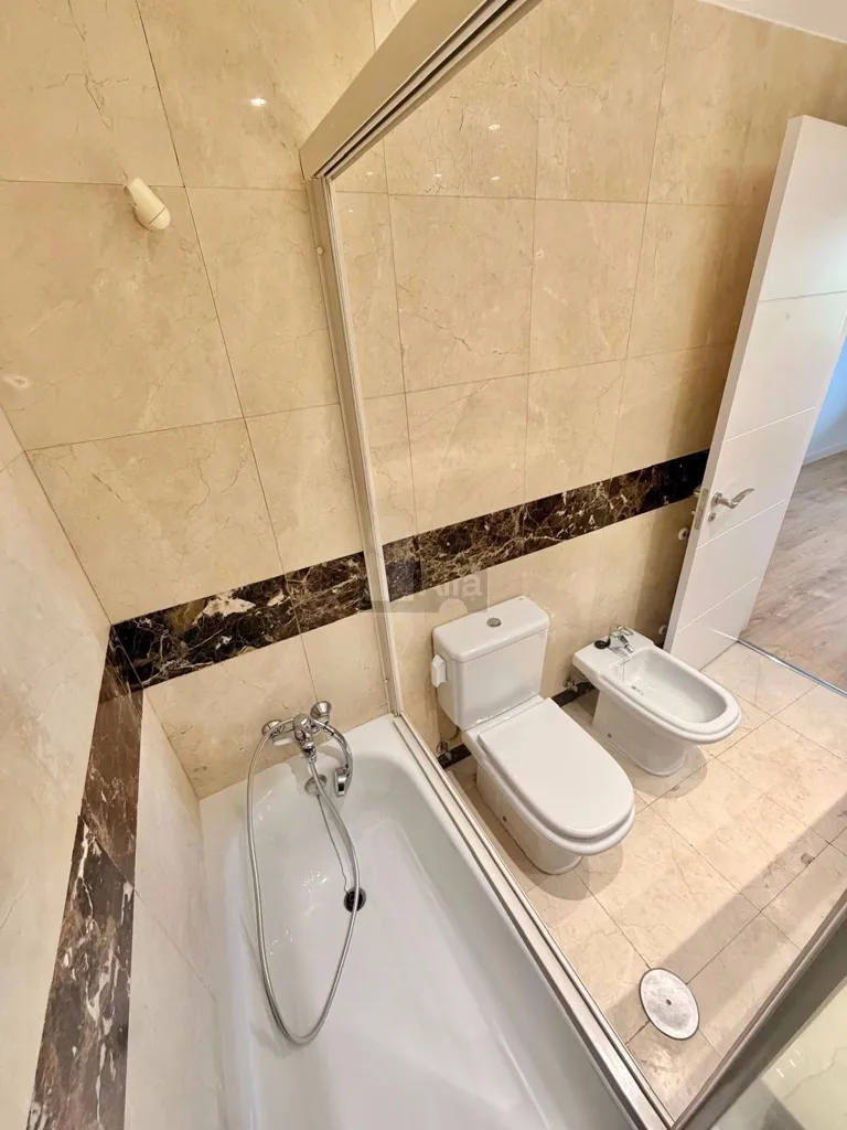 Vannitoad - Modern Flat with Terrace in Prado de Somosaguas