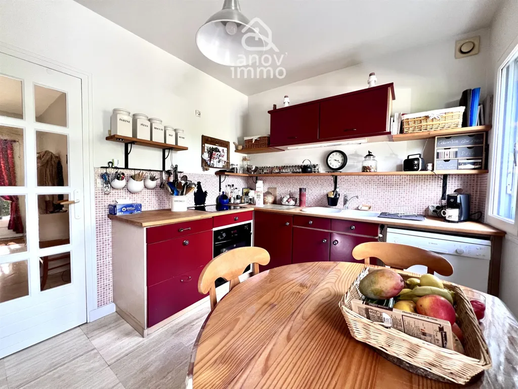 Cucina - House with Enclosed Land in Marçay