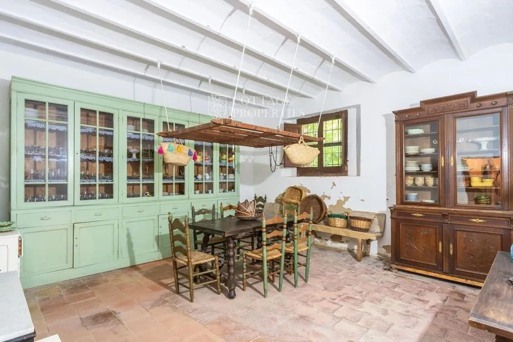 Söögituba - Luxury Farmhouse with Heritage in Llagostera