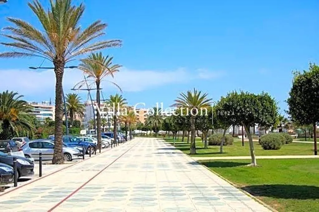 Luxury Flat with Pool in Marina Botafoch, Ibiza