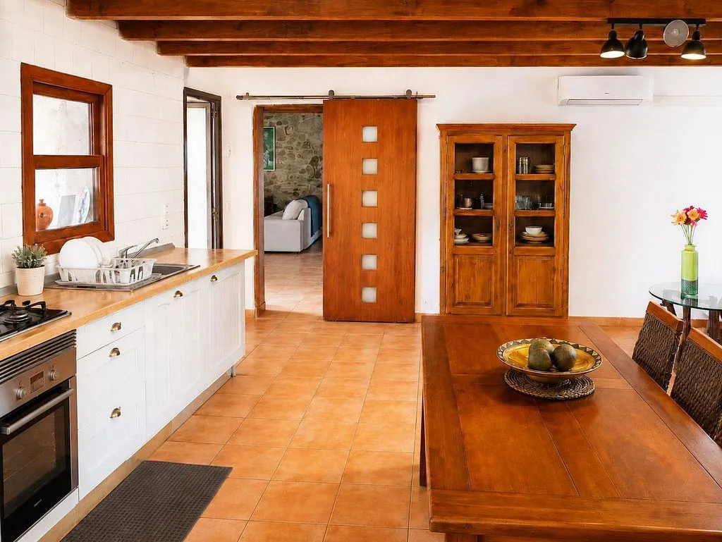 Cucina - Rustic House with Garden near Muro Beach