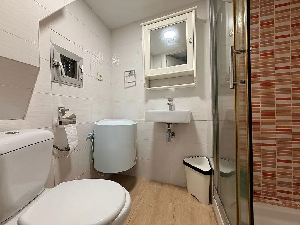 Vannitoad - Duplex with Ascender in Salamanca, Madrid