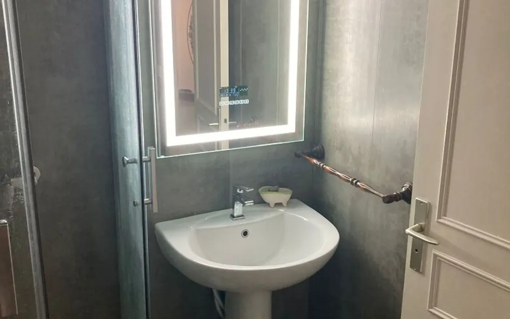 Salles de bain - Studio avec Balcon et Vue à Cagnes-sur-Mer