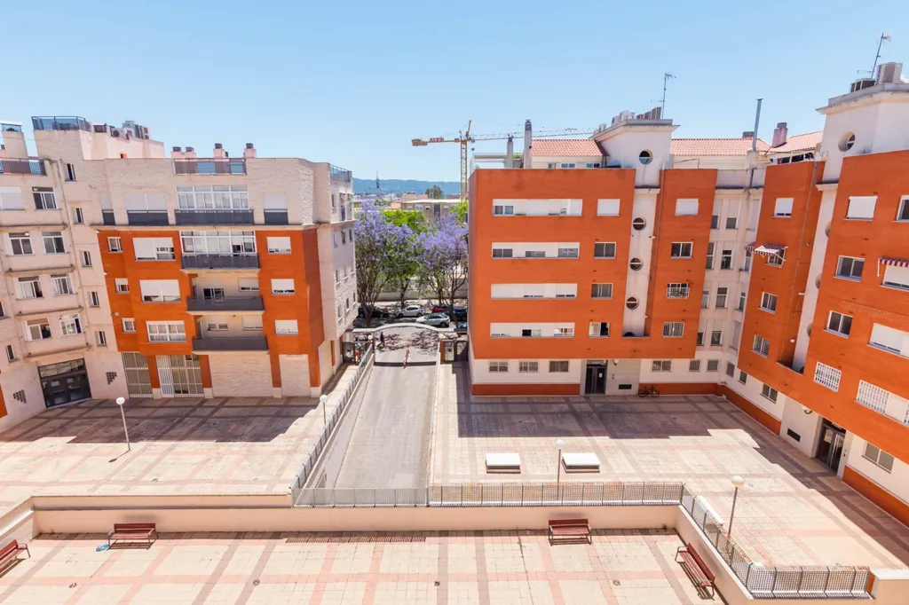 Garden - Ready-to-Move Apartment with Terrace in Belén