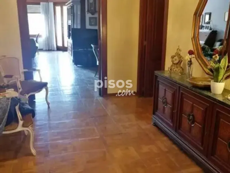 Ingresso - Six-Bedroom Flat with Park View in Albacete Centre