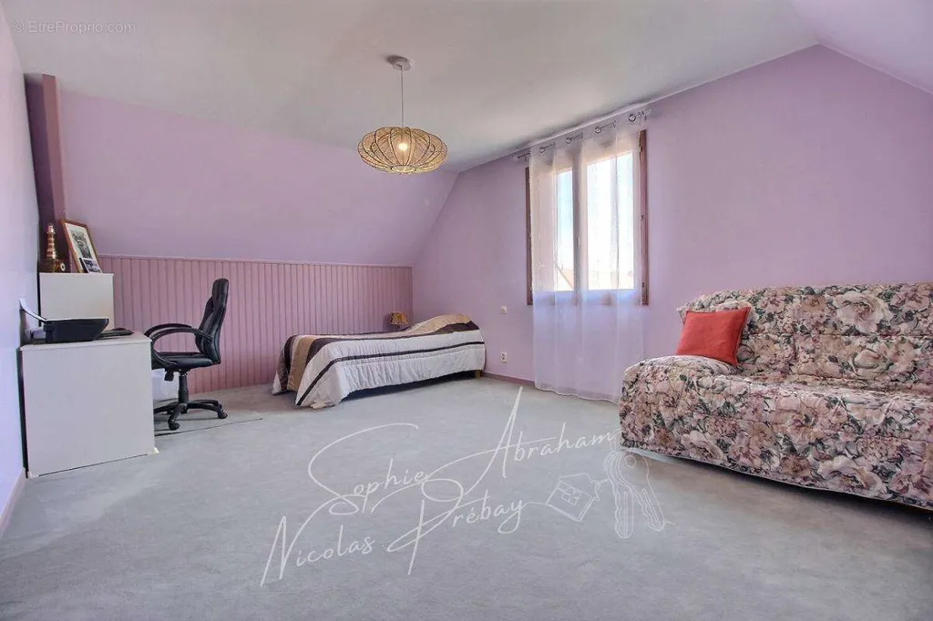 Magamistoad - Detached House with Garden in Voves