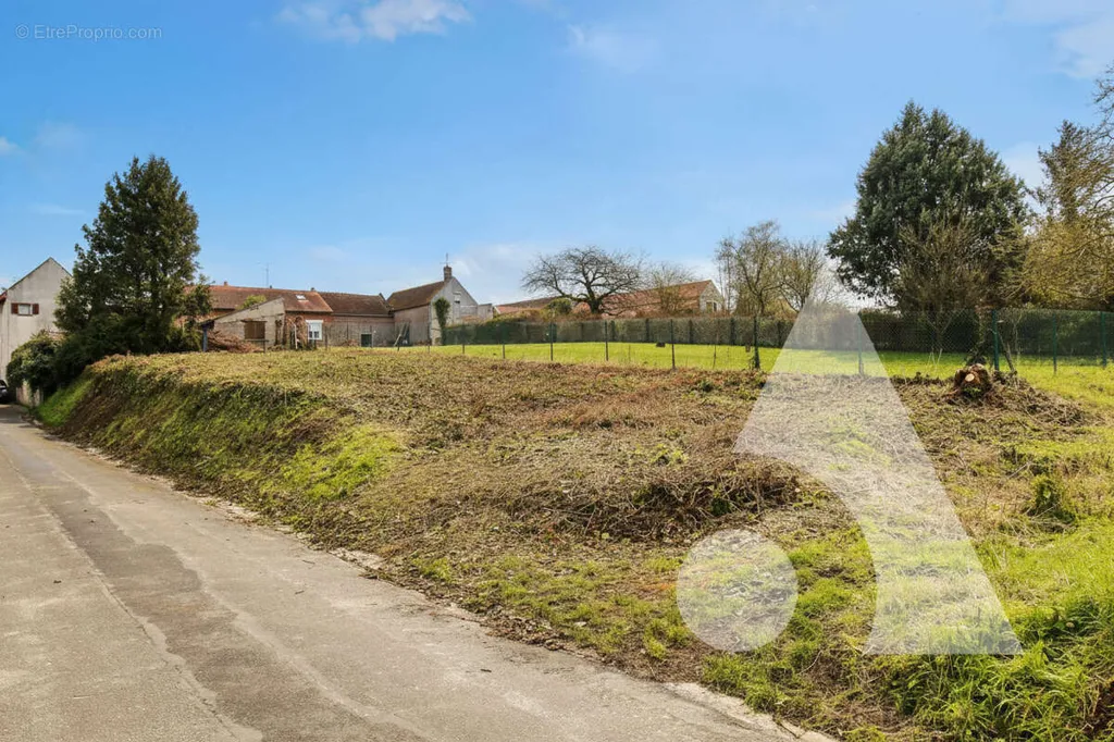 Giardino - Buildable Plot with Garden in Canly