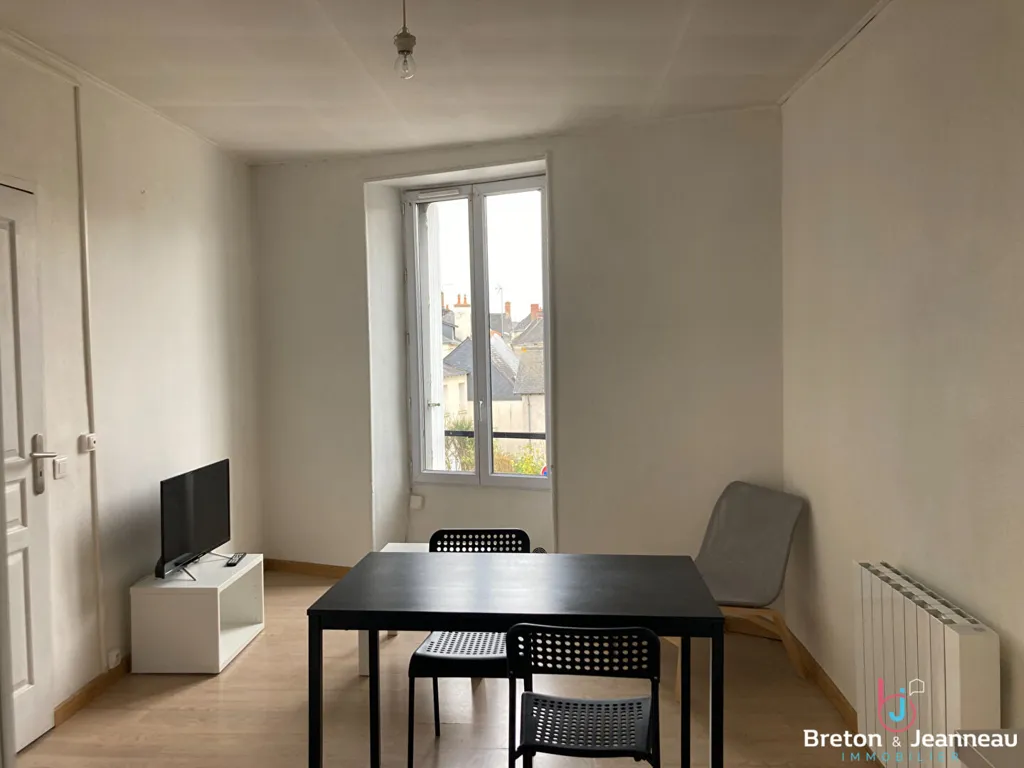 Söögituba - 2-Bed Apartment in Avesnières, Laval