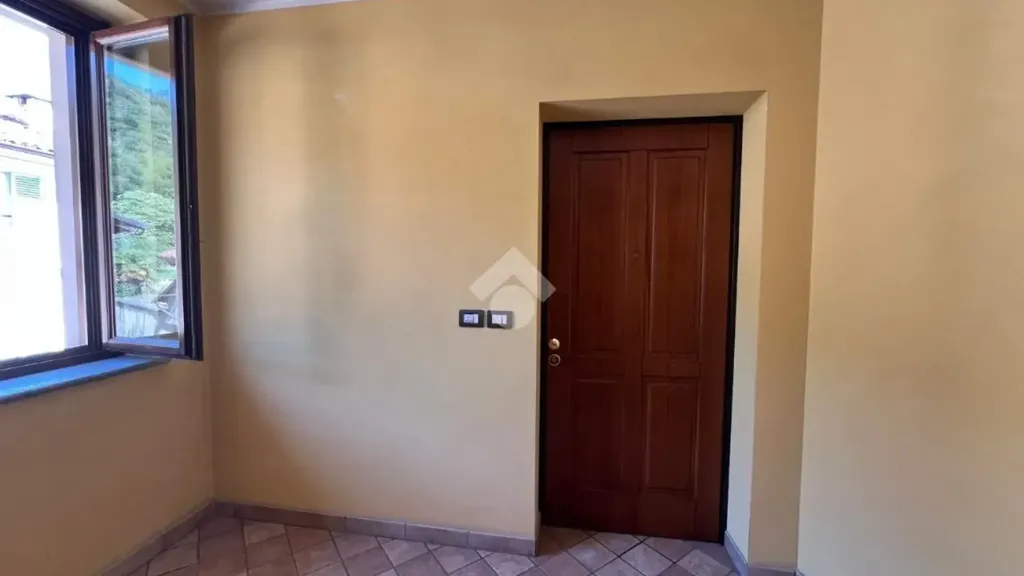 Entrée - 3-Bedroom Apartment with Garage in Revello