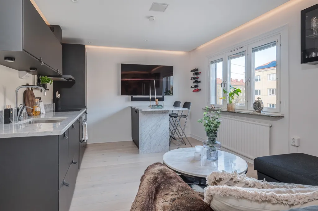 Cuisine - Modernised Two-Bedroom Flat with Stylish Surfaces in Norrköping