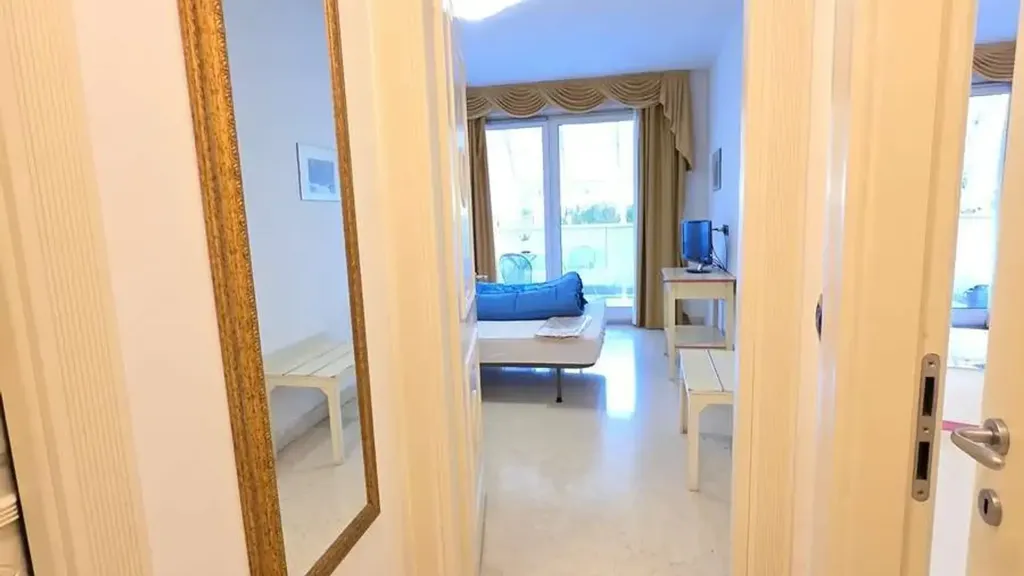 Esik - Triplex with Pool View in Sirmione