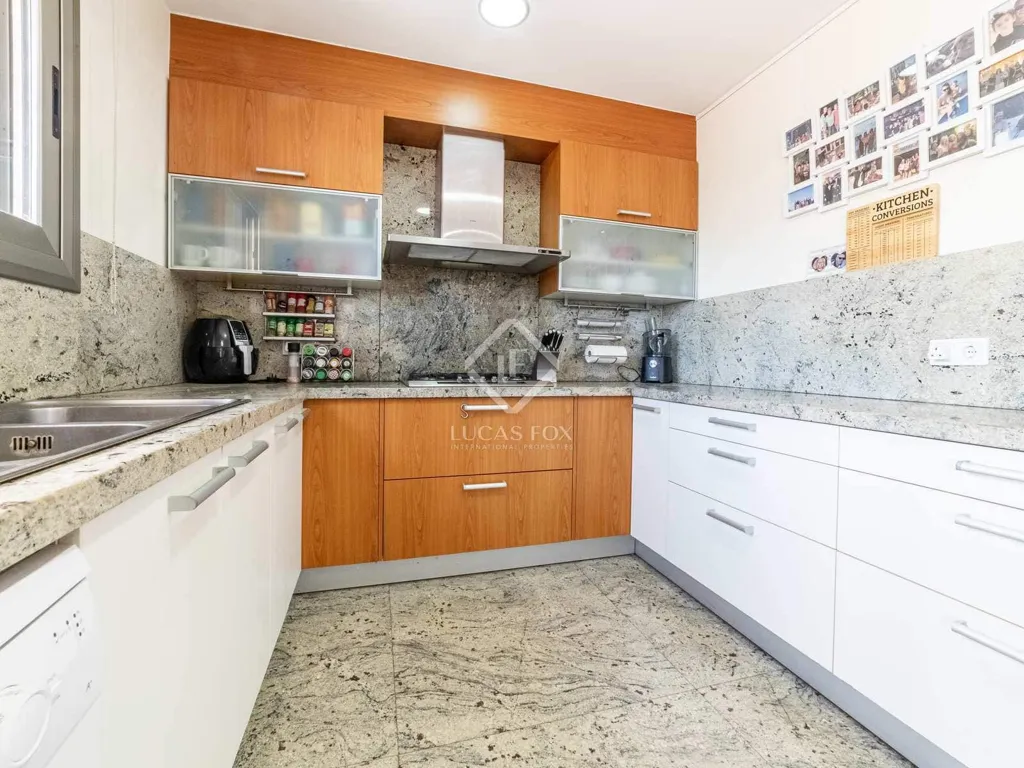 Cuisine - Villa with Sea and Port Views in Sitges
