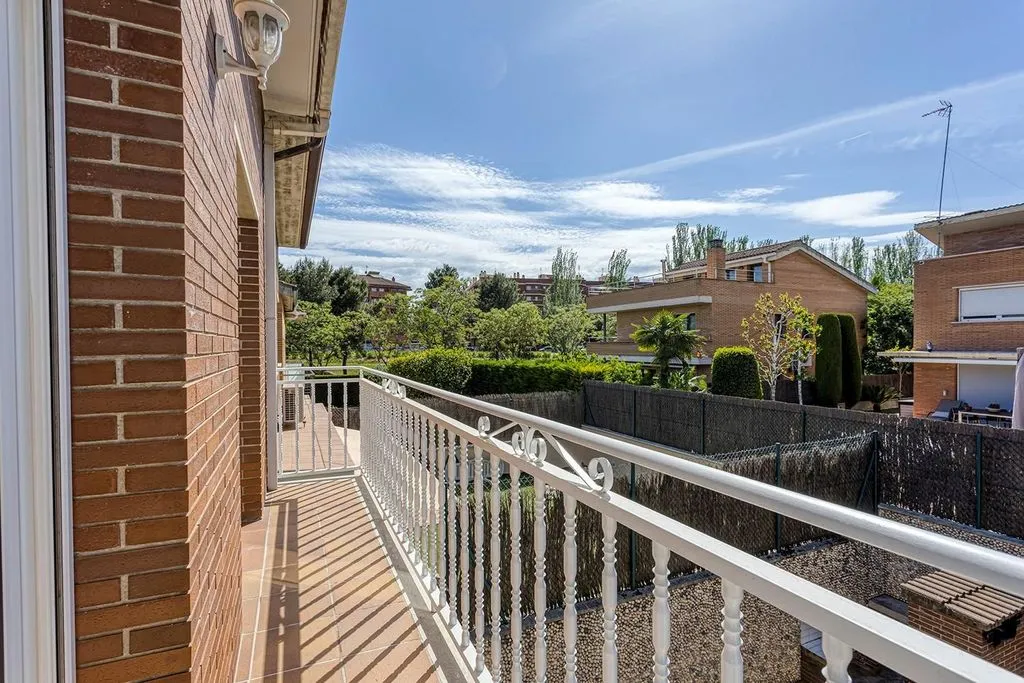 Balcony - Luxury Detached House with Terrace in Igualada