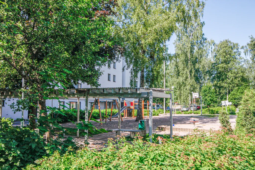 Jardin - Bright Apartment with Balcony in Länsimäki, Vantaa