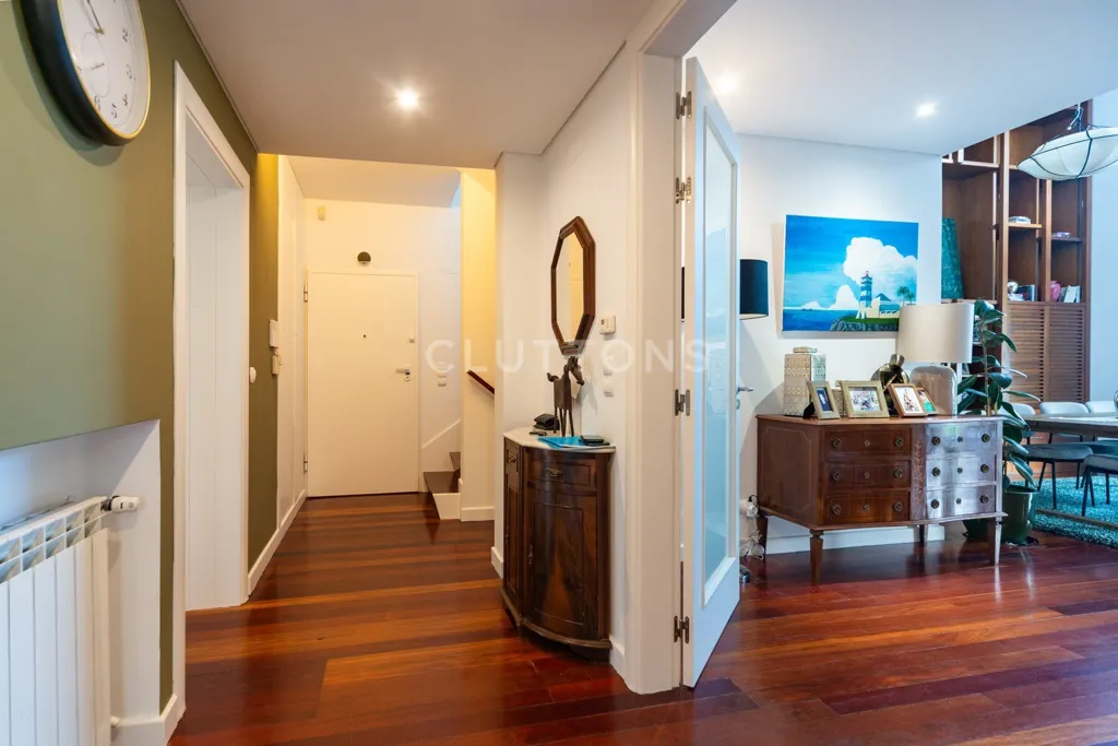 Esik - Luxury Villa with Pool in Estoril