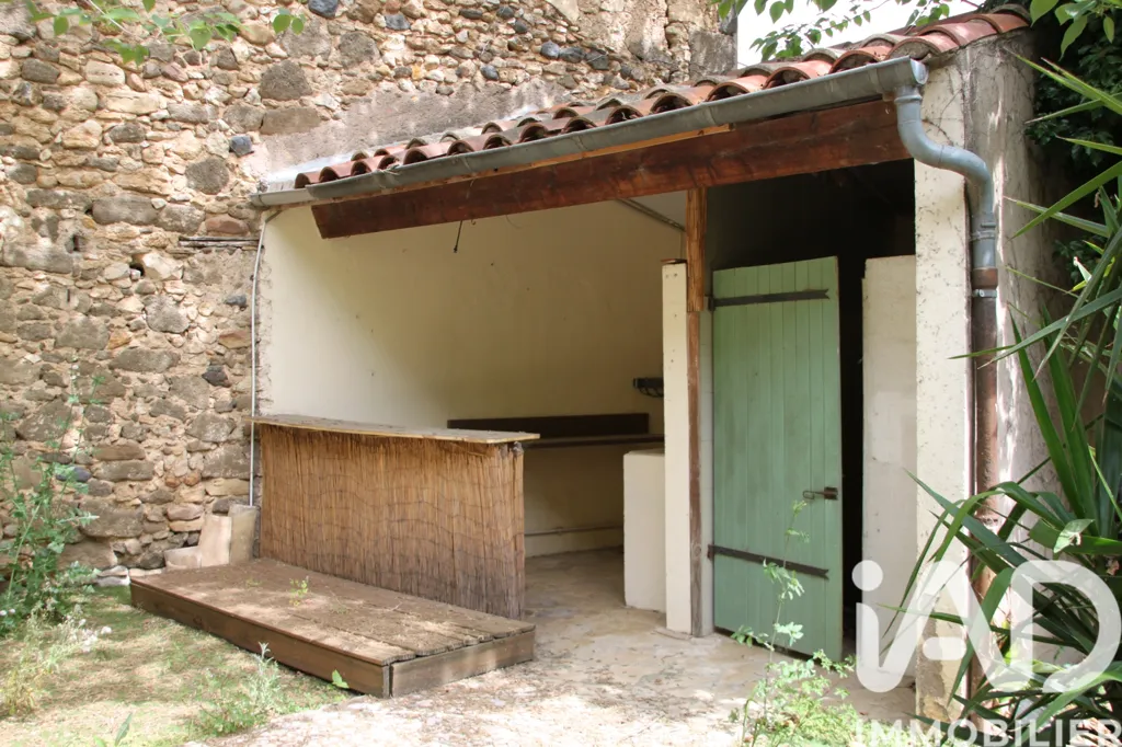 Jardin - Maison de Caractère avec Piscine à Adissan