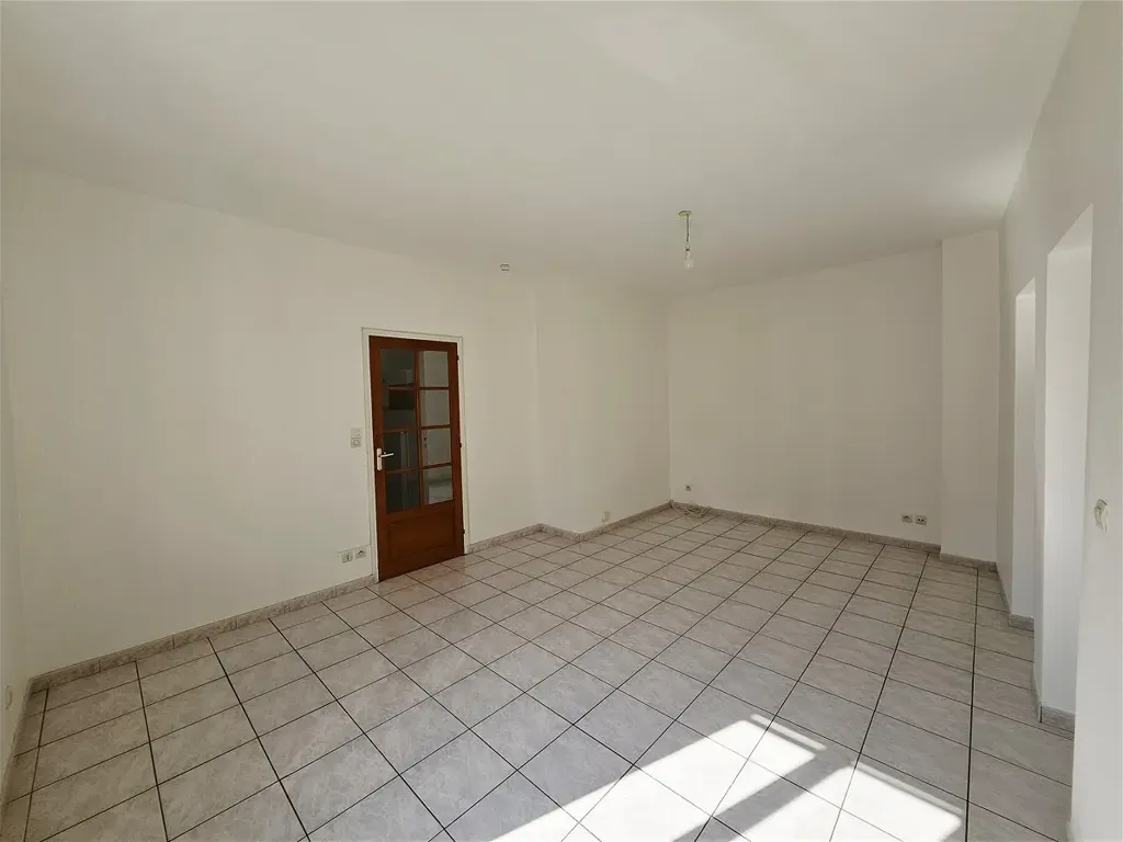 Pièces - Appartement Duplex avec Cave à Tours