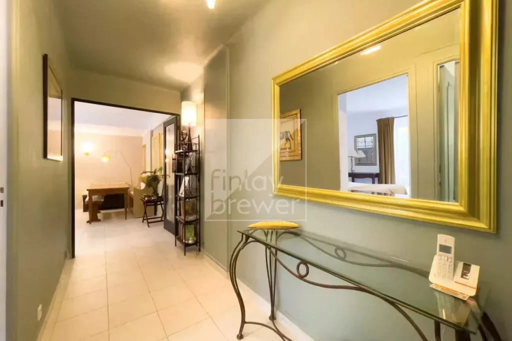 Entrée - Appartement avec jardin à Cannes