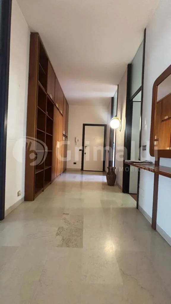 Esik - Apartment with Triple Aspect in Abbiategrasso