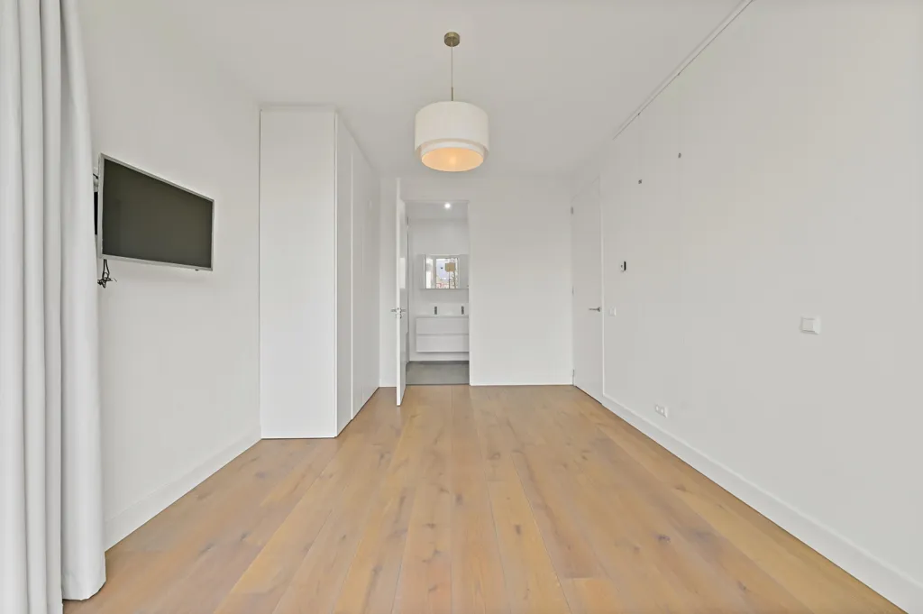hallway_entrance