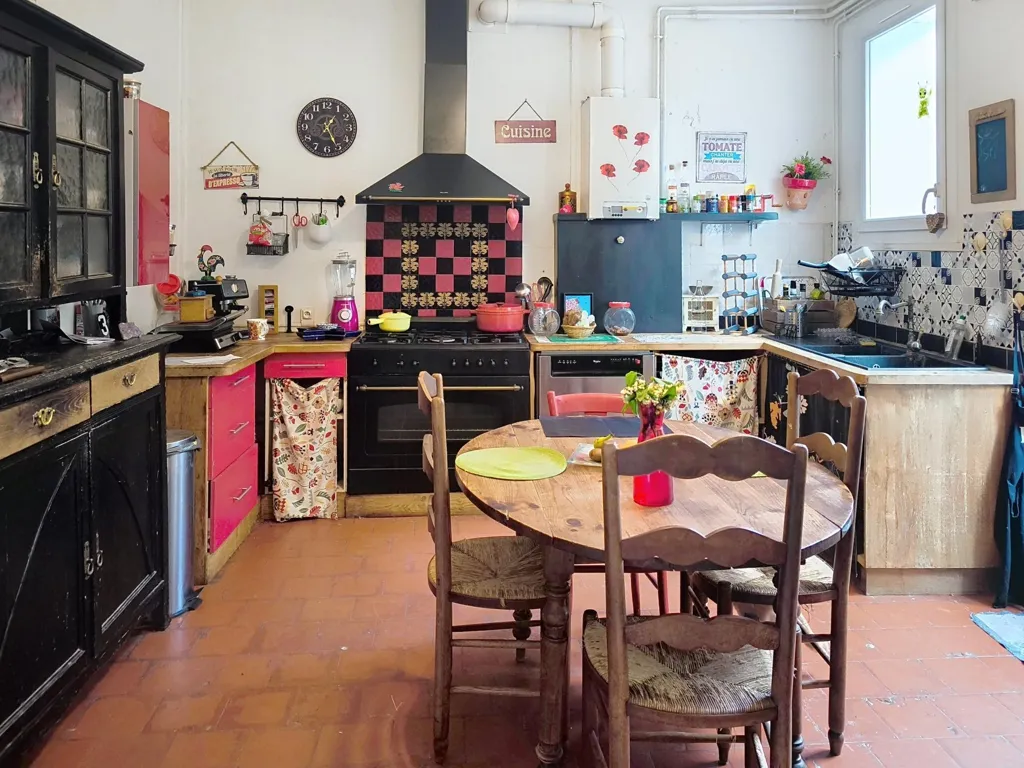 Kitchen - Charming House with Garden in Saint-Jean-d'Angély