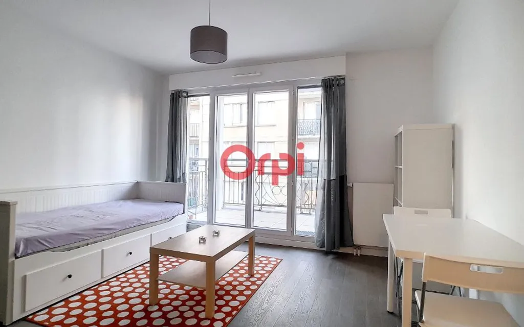 Chambres - Appartement Meublé avec Balcon à Suresnes