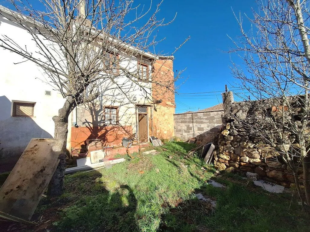 Aed - Chalet with Garden in Olmos de Ojeda