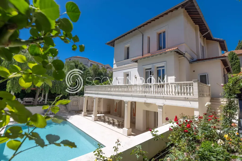 Piscine - Mansion Belle Époque avec Piscine à Cannes