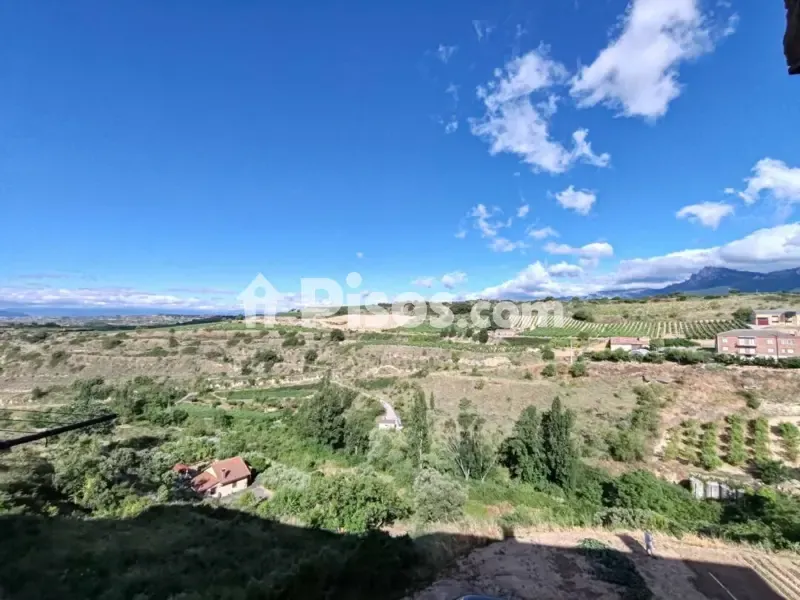 Apartamento exterior con balcón en Lanciego