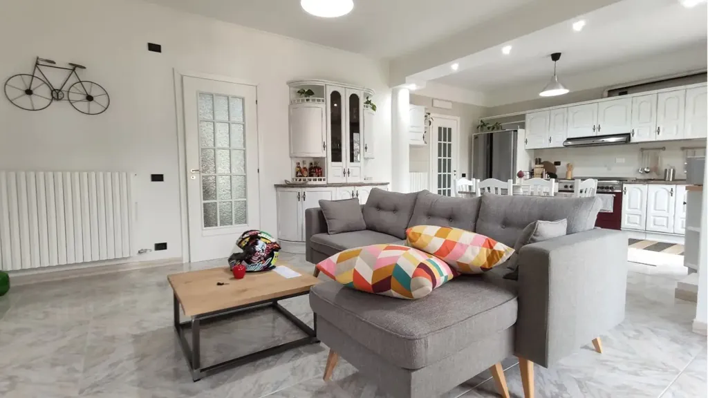 Séjour - Rear-Facing Apartment with Solarium in Solofra