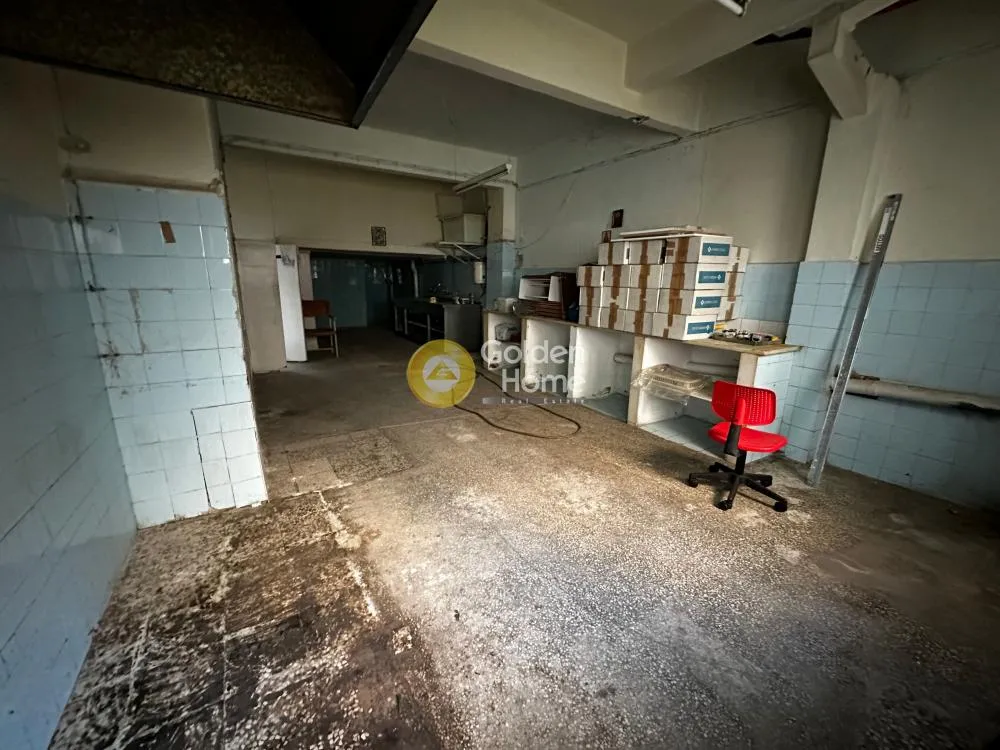Pièces - Commercial Space with Potential in Thessaloniki Centre