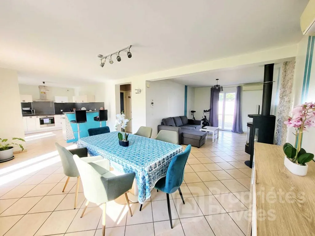 Salle à manger - Maison Moderne avec Jardin à Sermaises