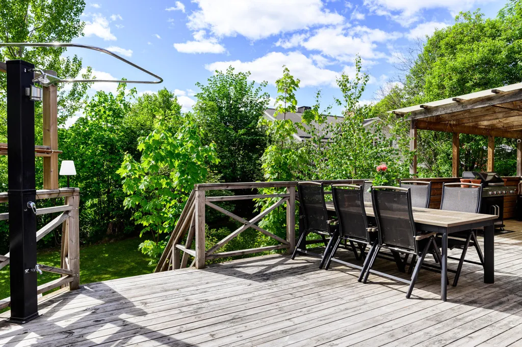 Terrasse - Charming Red Cottage with Garden in Samuelsdal