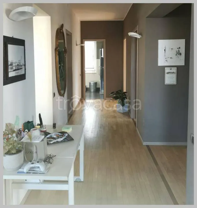 Ingresso - Villa with Private Courtyard in Cureggio