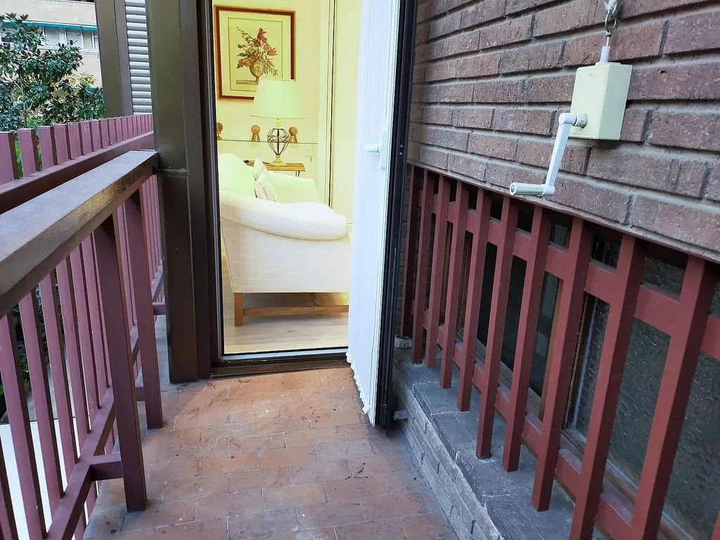 balcony