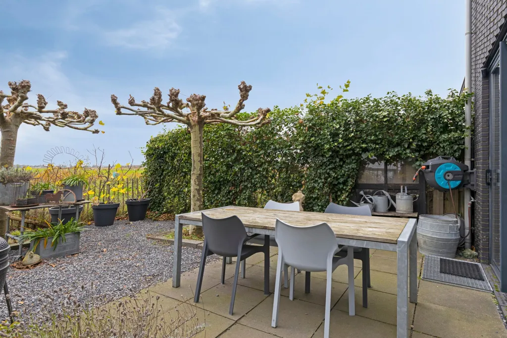Terrasse - Semi-Detached Villa with Waterfront View in Zaandam