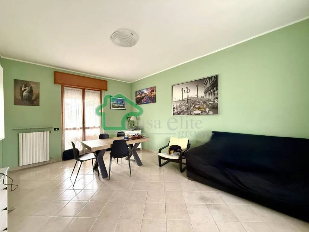 Séjour - Bifamiliar Villa with Private Garden in Secugnago