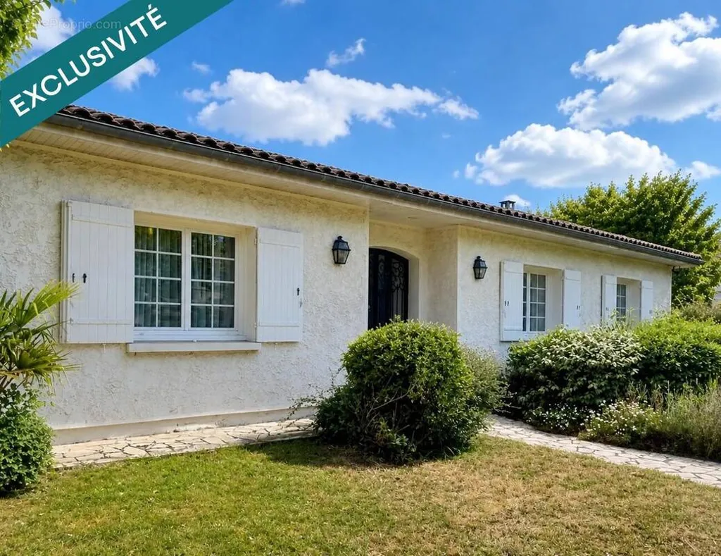 Esterno - Traditional House with Garden in Mérignac