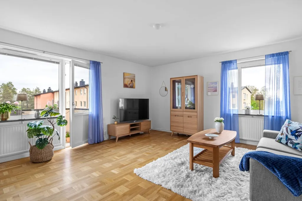 Soggiorno - Apartment with South-Facing Balcony in Tullingeberg