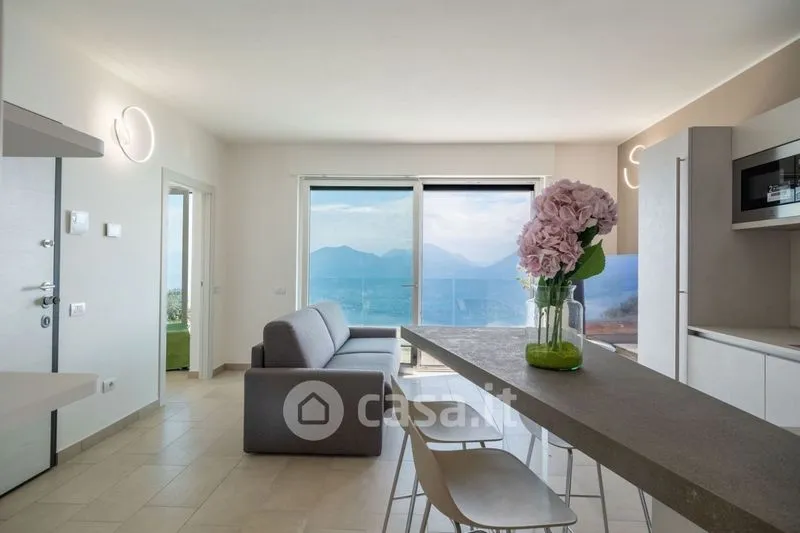 Elutuba - Modern Villa with Lake View in Pollino