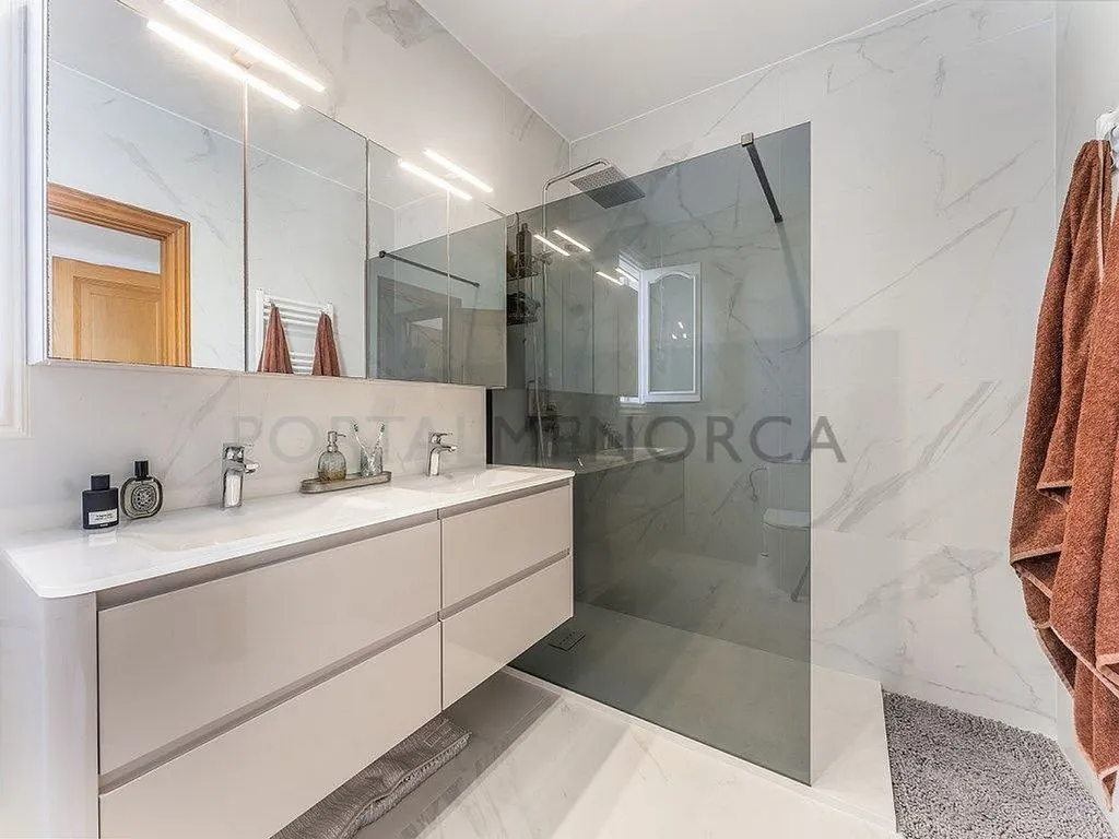 Salles de bain - Contemporary Villa with Sea View in Cala Llonga