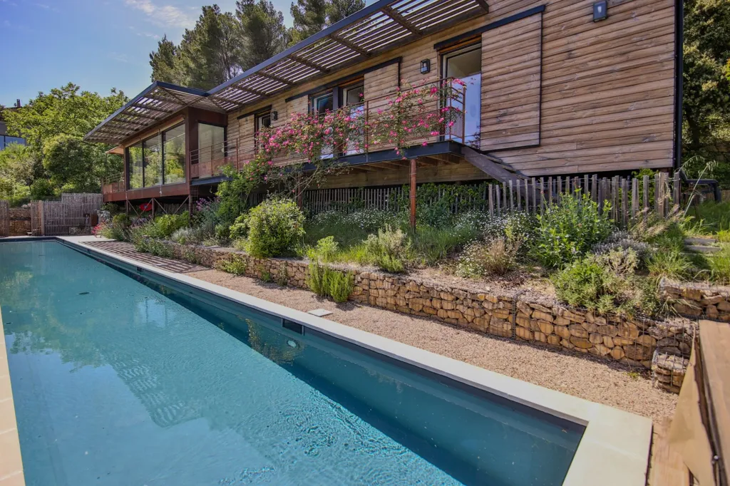 Piscine - Maison Conçue par Architecte avec Piscine à Malemort-du-Comtat