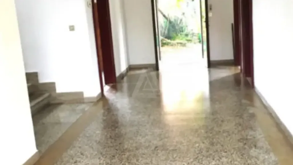 hallway_entrance