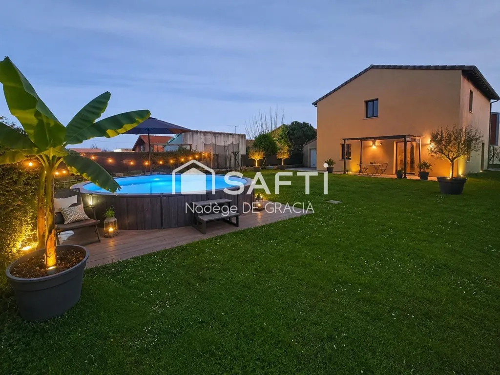 Piscina - Contemporary House with Garden in Montgiscard