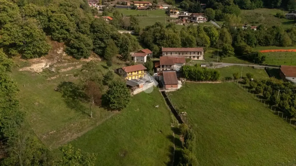 Õhuvaade - Independent House with Panoramic View in Rifreddo