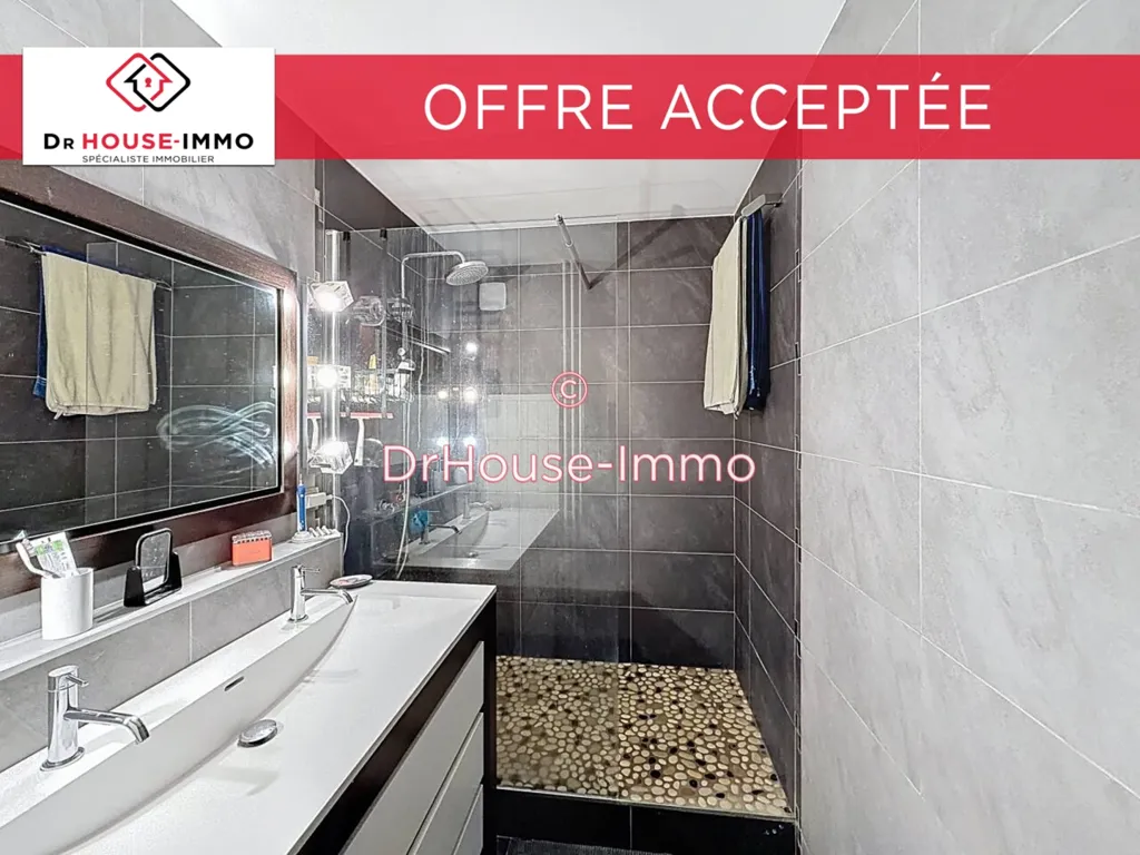 Vannitoad - 6-Piece Apartment with Pool in Tassin-la-Demi-Lune